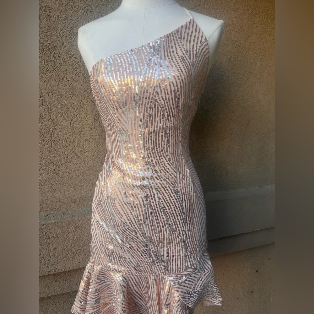 Hello Molly One-Shoulder Sequin Dress in Rose Gold - Picture 3 of 8